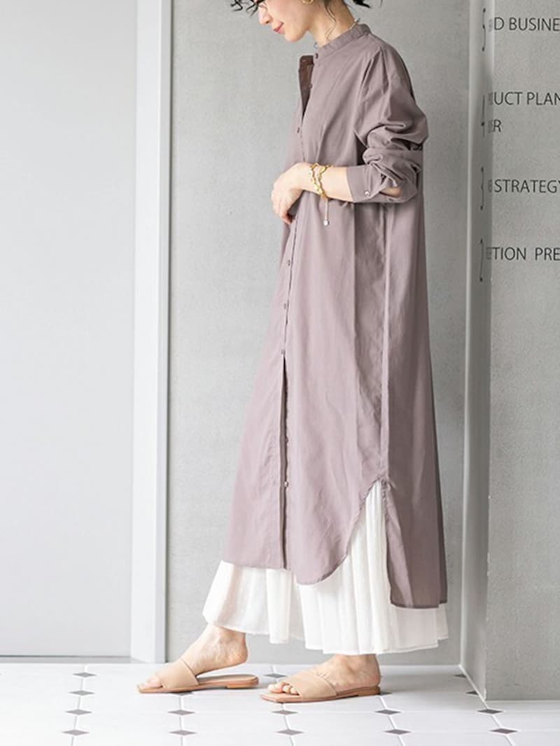 ロング丈のシャツワンピはまっすぐ落ちるものが使えます　出典：WEAR