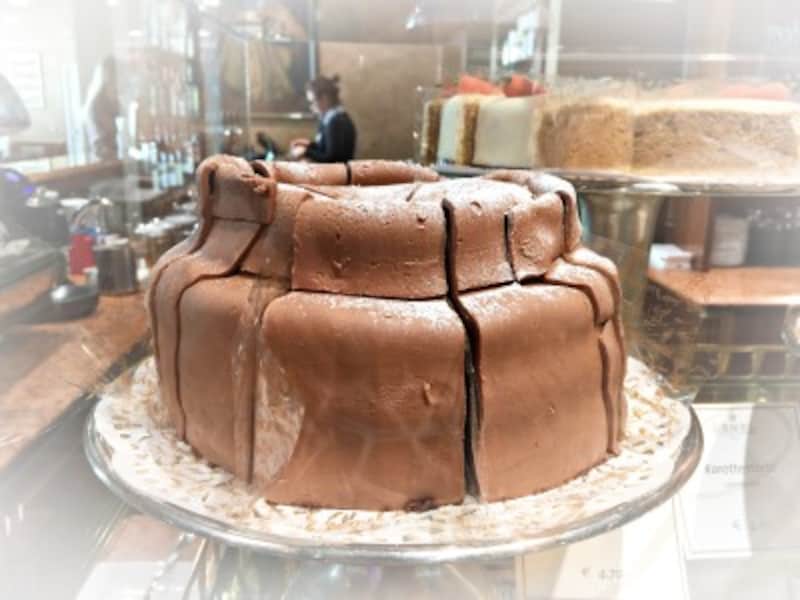 アンナトルテ　ホール