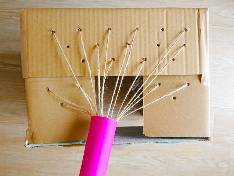 ダンボールで千本引きを手作り