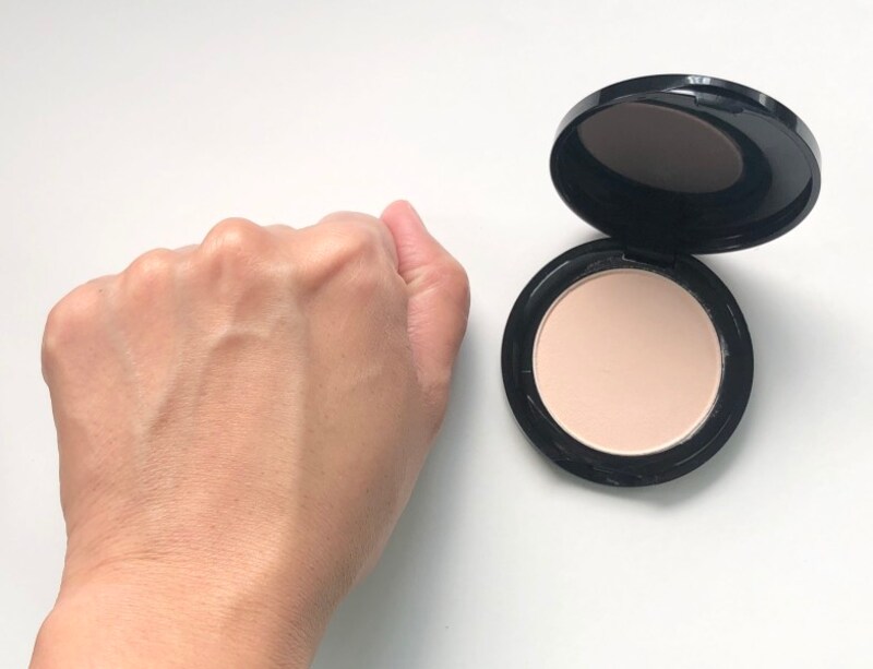 ミニマリストメイク,ミニマリスト,24hcosme,石けんオフ,多機能コスメ,プレストパウダー,パウダー,24ミネラルオイルコントロールパウダー