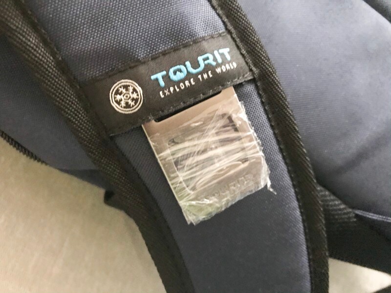 保冷リュックのベルトに栓抜き