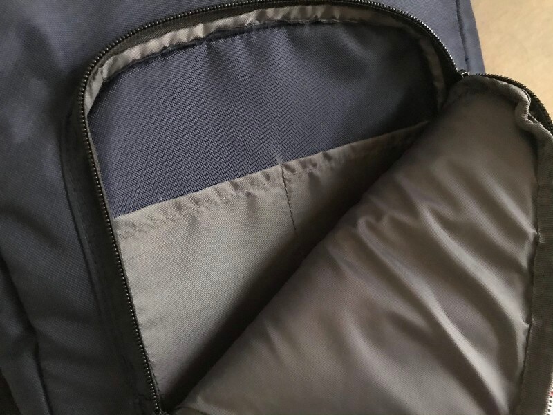 保冷リュックポケットの収納