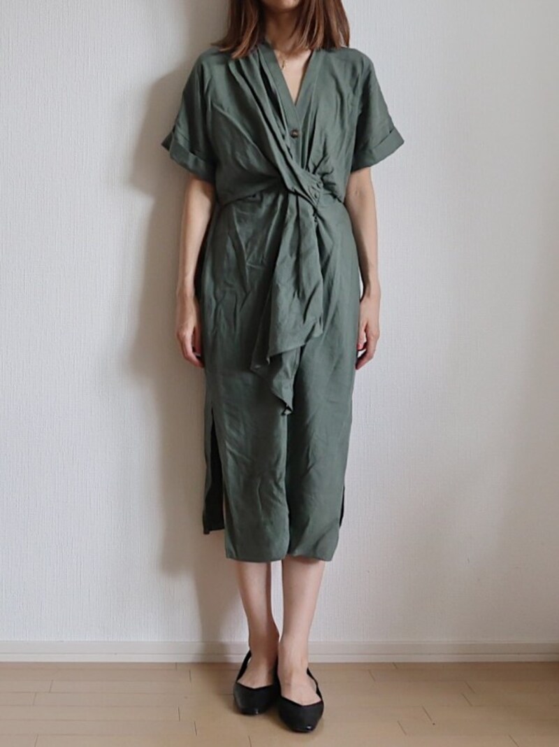 ZARA フロントノット付きミディ丈ワンピース 6990円（税込）