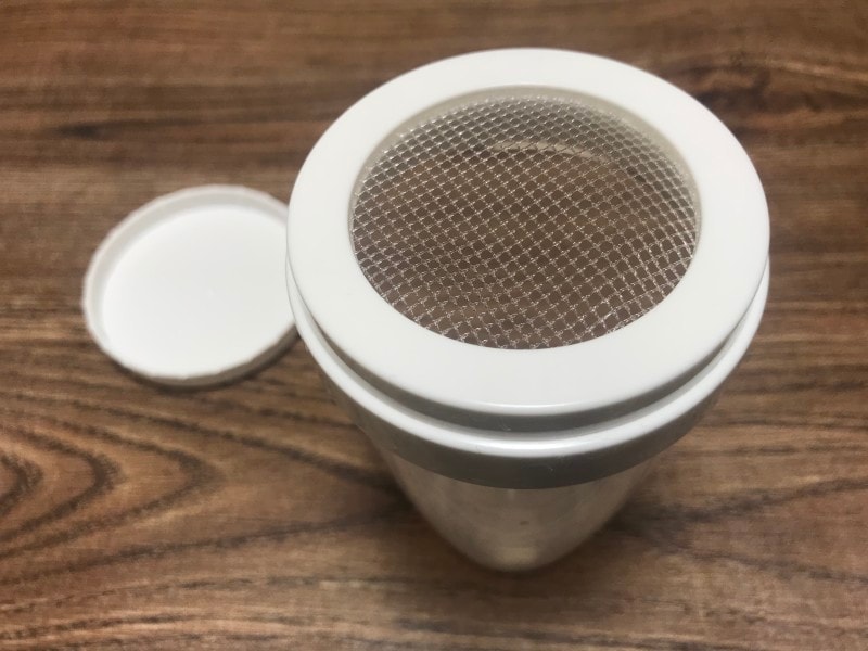 セリア便利グッズキッチン　小麦粉ボトル