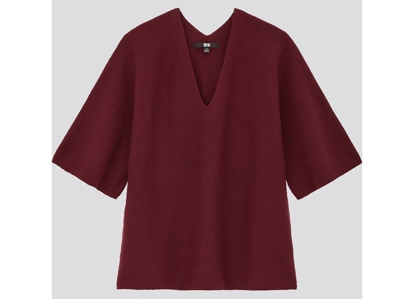 ユニクロ　3Dコットンフレアスリーブセーター　2990円（税抜）