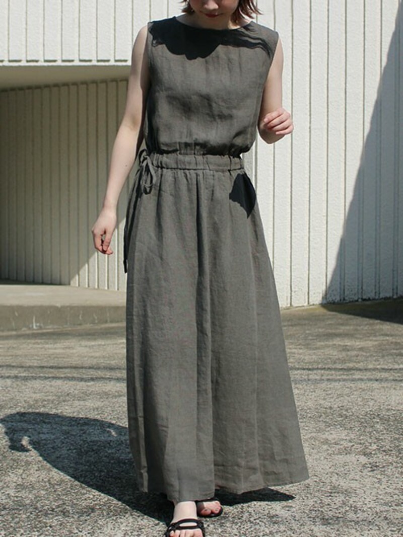 ウエストが絞られているものはほっこり感が出にくくおすすめです　出典：WEAR