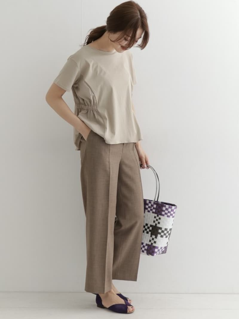 同じTシャツでもデザイン入りだとおしゃれ度もスタイルアップ効果も上がります　出典：WEAR