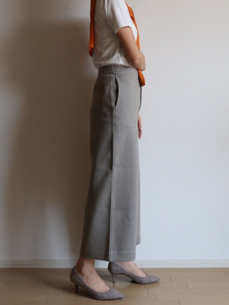 筒が太めで下半身のボリュームも見えにくいので、すらっと見えます