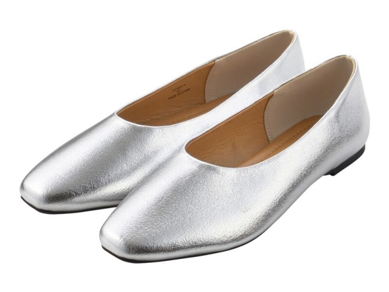 GU Vカットシフォンフラットシューズ 1690円(税抜)