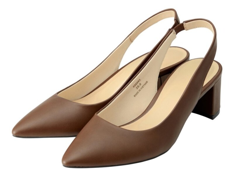 GU マシュマロバックベルトパンプス 2490円(税抜)