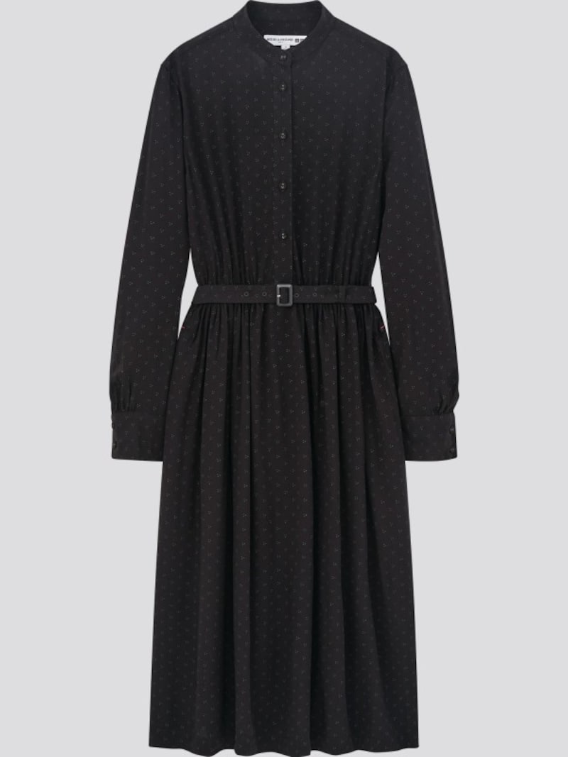 ユニクロ レーヨンベルテッドワンピース 3990円(税抜)