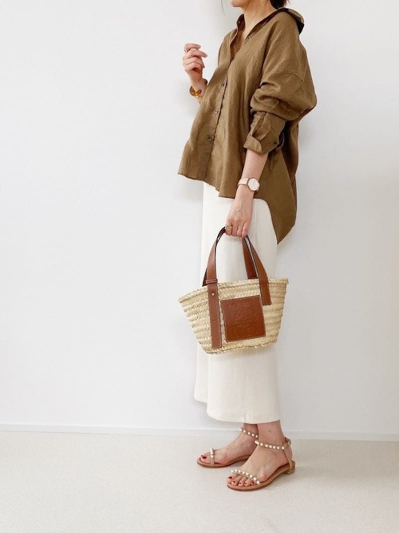 9月でも暑い日が続くので、夏素材でもブラウンならOKです 出典:WEAR