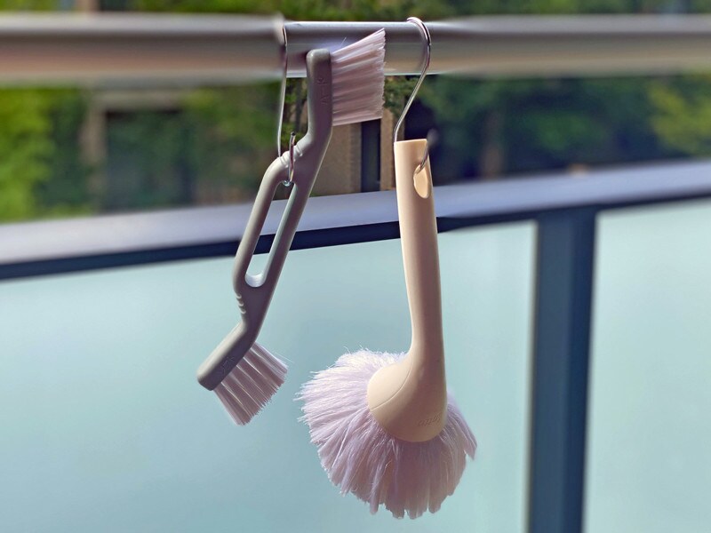 外干しで乾いたら、浴室にフックで吊り下げるとすぐに使える