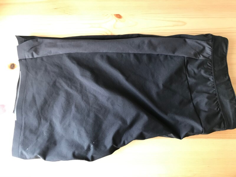 側面にはラインが入っており、スタイリッシュな雰囲気がある