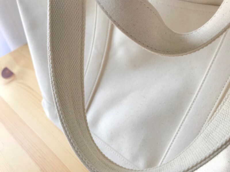 手持ち部分の裏側にある、グリップ力を高める加工