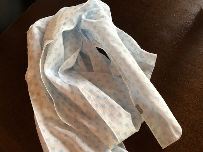 さらっとしっとりの生地が特徴の、ポンピン堂のストール