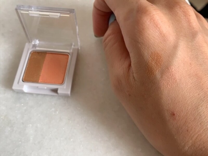 ラメ感もあってこれひとつで目元が今っぽく華やかに！