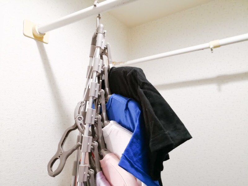 干したものを畳まないハンガー