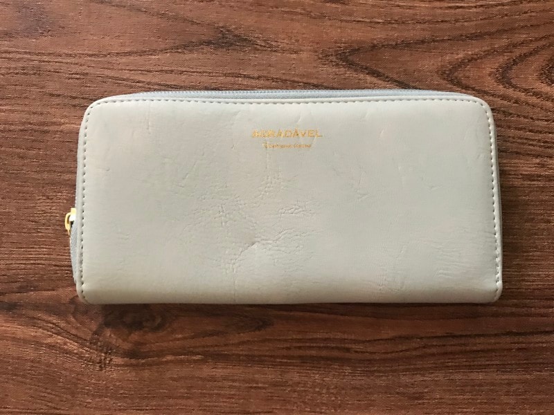 ダイソーのレディース長財布