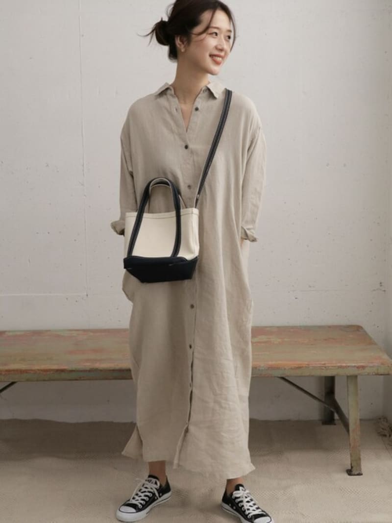 面積の大きいロングワンピに合わせるとアクセントにもなってくれます 出典:WEAR