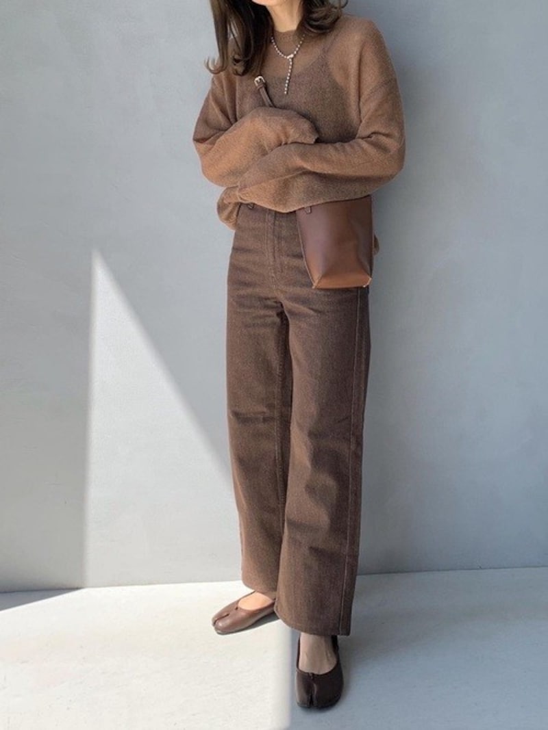 最旬のブラウンデニムで頑張りすぎないトレンド感を 出典:WEAR
