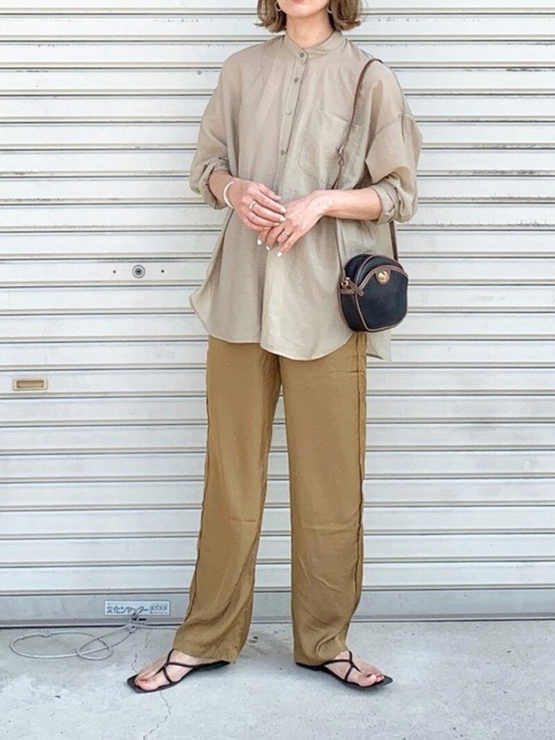 着るだけできちんと感もおしゃれさも手に入る便利なバンドカラーシャツ 出典:WEAR