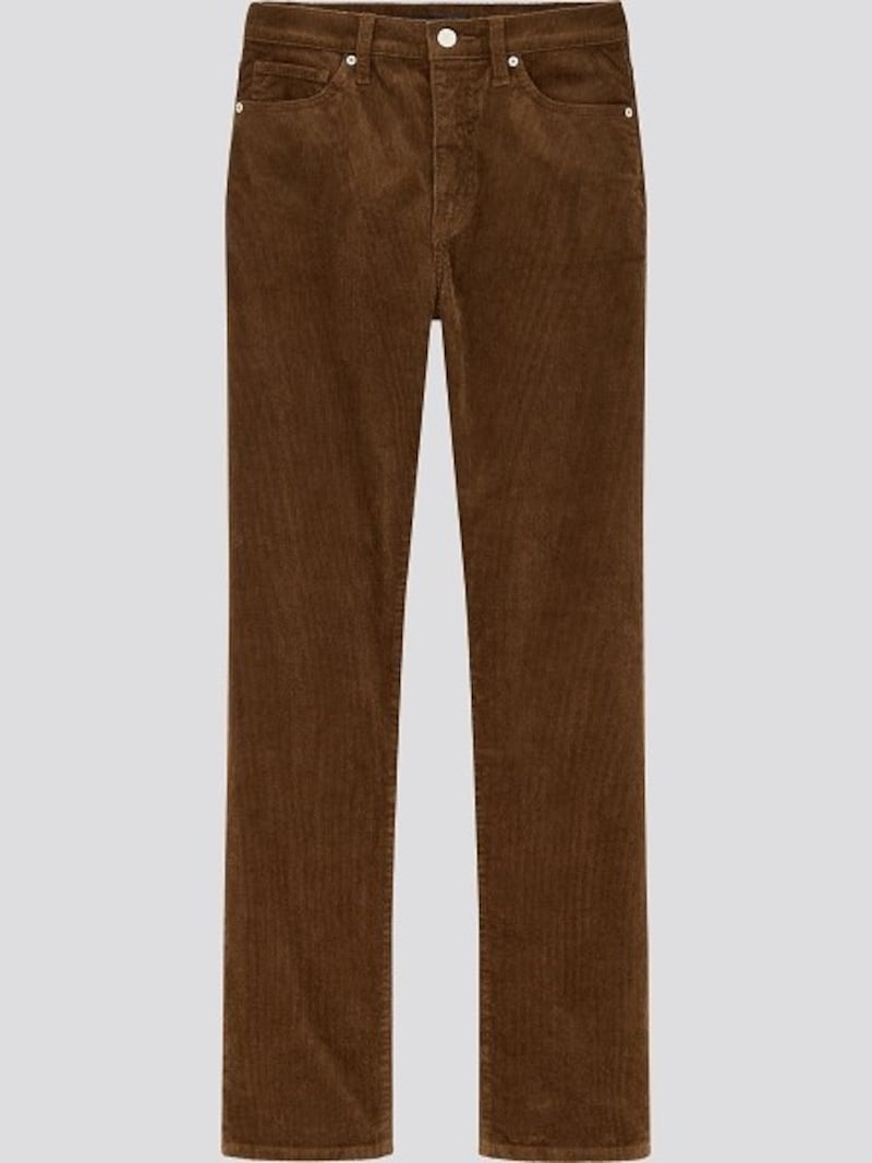 ユニクロ コーデュロイスリムストレートハイライズジーンズ 2990円(税抜)