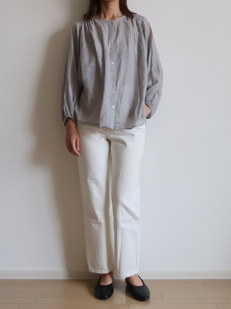 ZARA　プリーツ入りブラウス　5990円（税込）