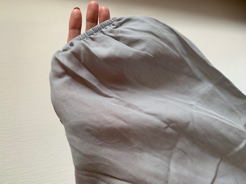 ほんのり透けるシアー感は大人が使いやすくおすすめ