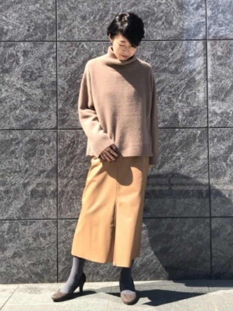 秋冬のおしゃれに欠かせない、ソックスやタイツのコンディションに気をつけて　出典：WEAR