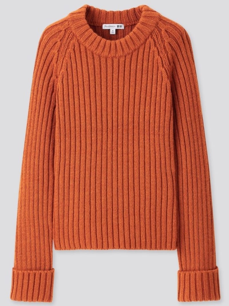 ユニクロ クロップドクルーネックセーター 3990円(税抜)