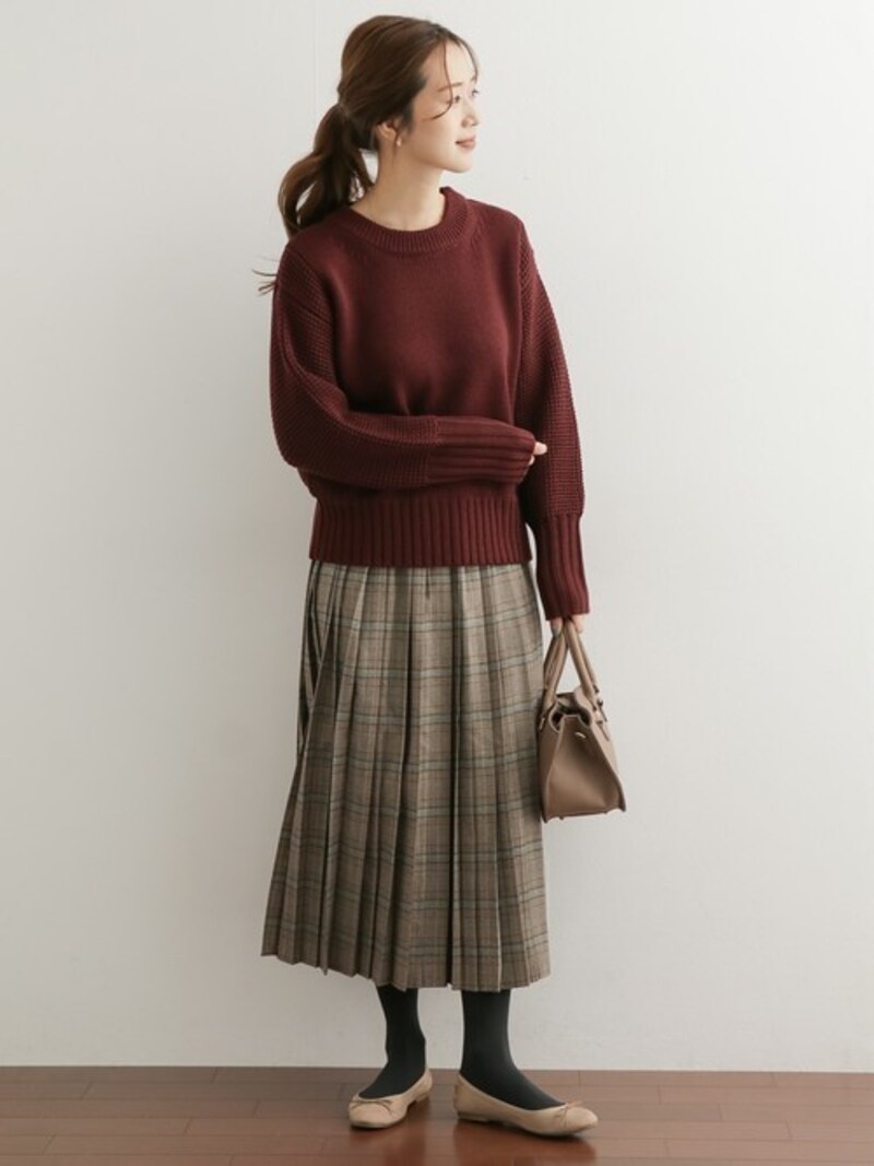 ゆったりニットは生地にゆとりがある分、生地感の差も出やすいので要注意です　出典：WEAR