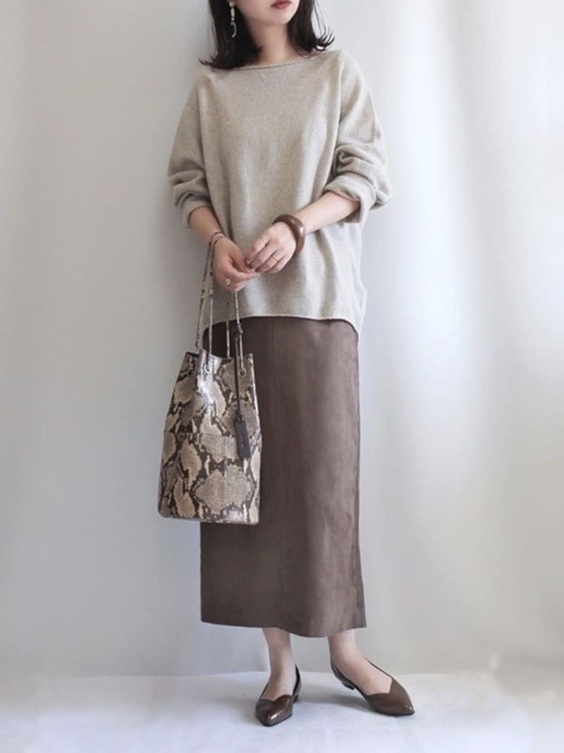 素材感だけでメリハリがつき、着まわしも効くのが魅力です　出典：WEAR