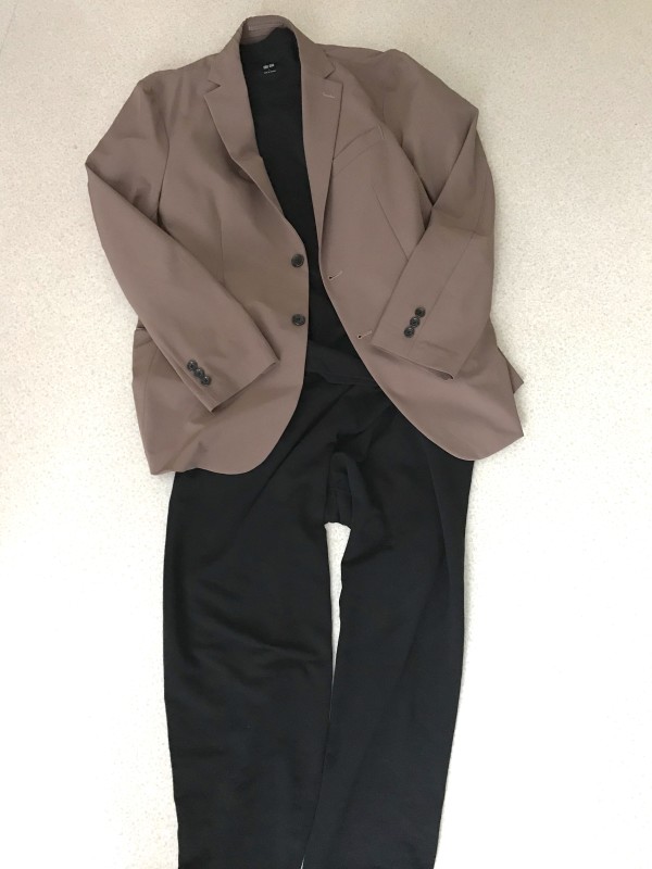 ジャケットを合わせれば上品にキマる