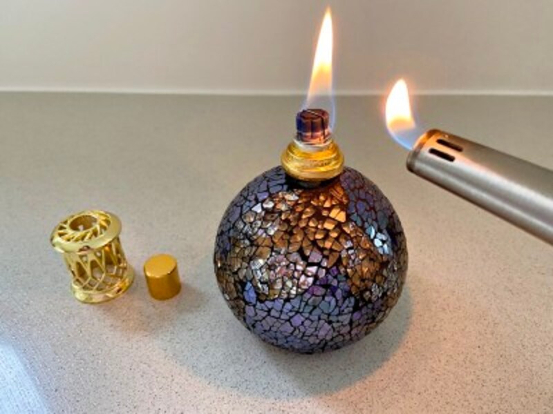 ランプに火を灯す