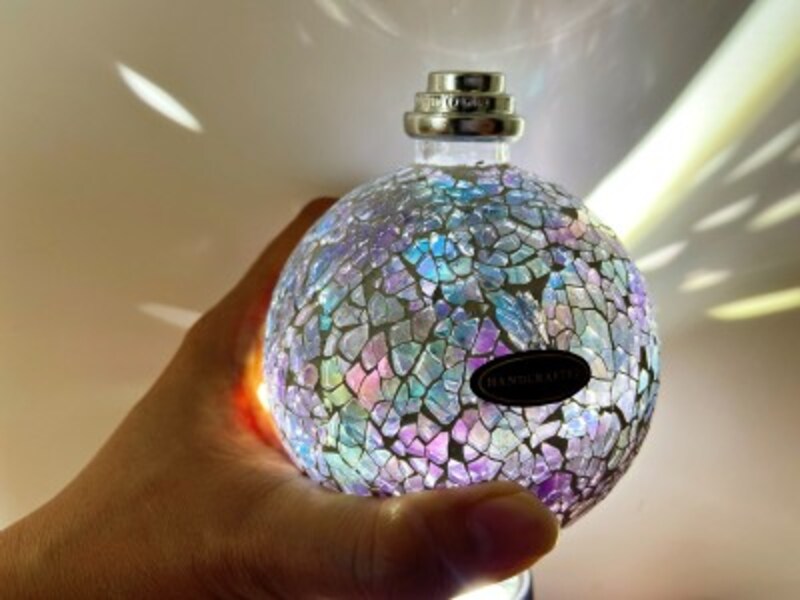 日に透かしたランプ