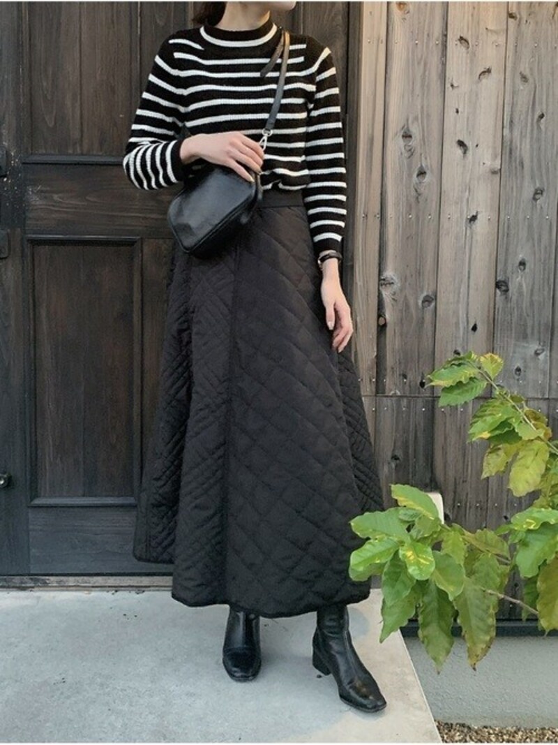 GUのボーダーニットをロングスカートで大人なバランスに 出典:WEAR