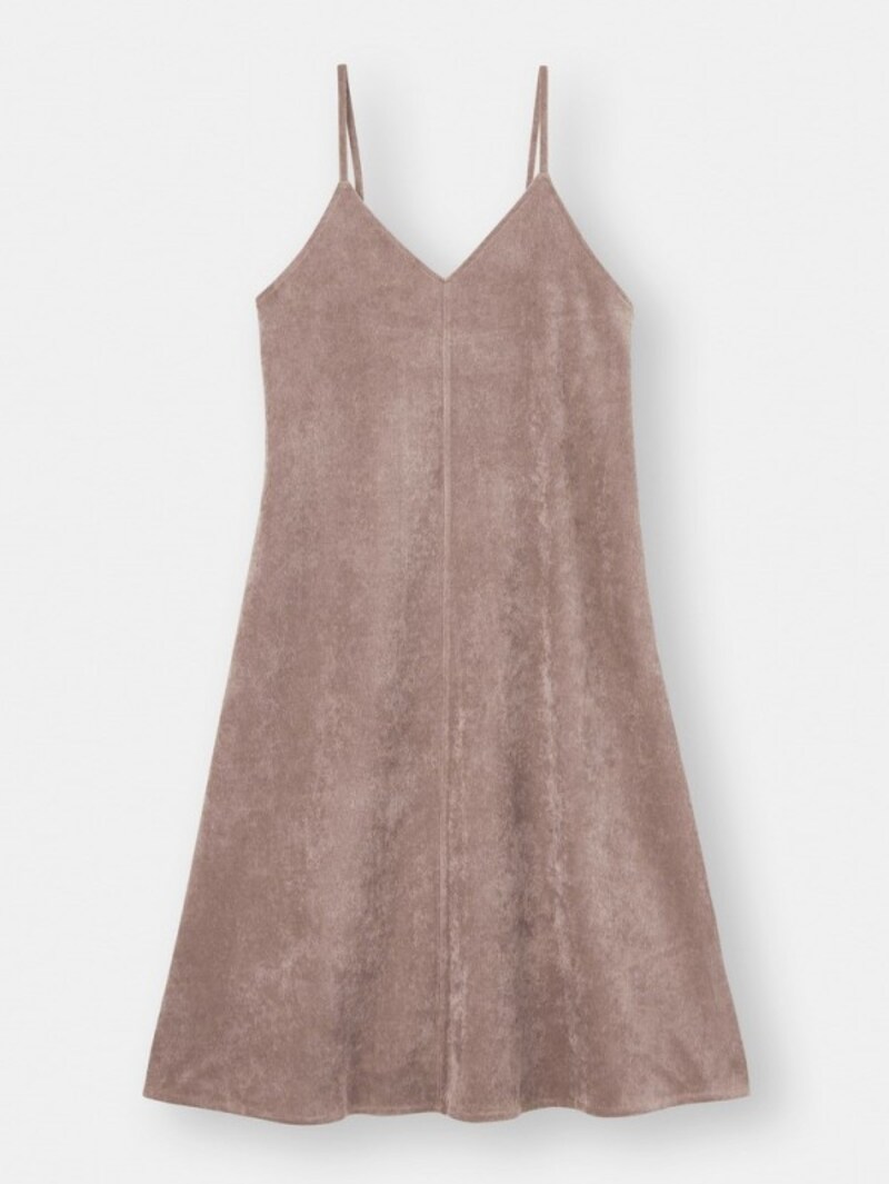 GU コーデュロイキャミソールワンピース 2490円(税抜)