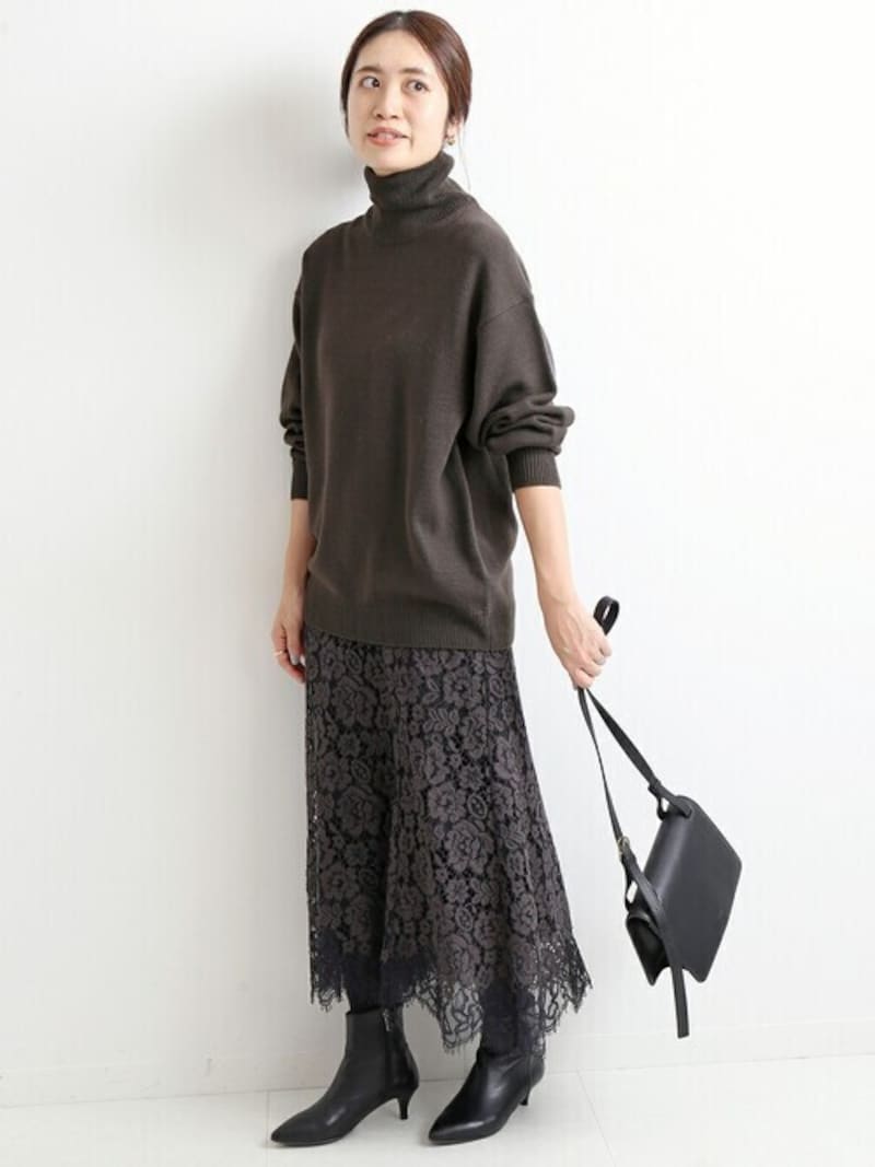 華やかなスカートなら気分も上げてくれますし、意外に着まわせてコスパも◎ 出典:WEAR