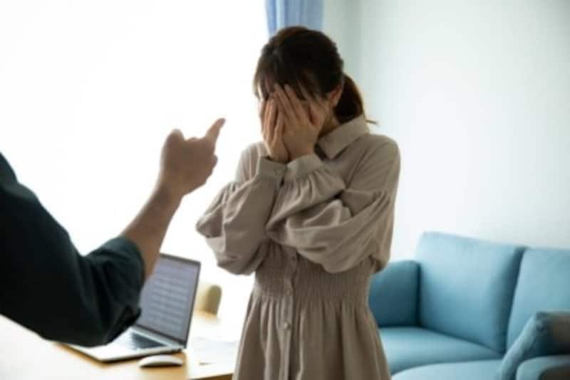 束縛夫 になる5つの理由とは モラハラ離婚の危機 離婚 All About