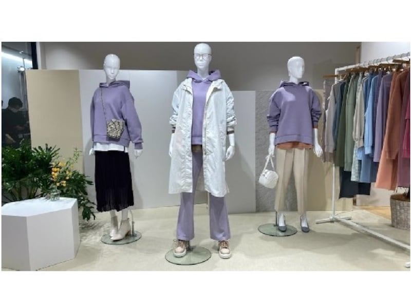 ダブルフェイスパーカはきれい色で春を取り入れて