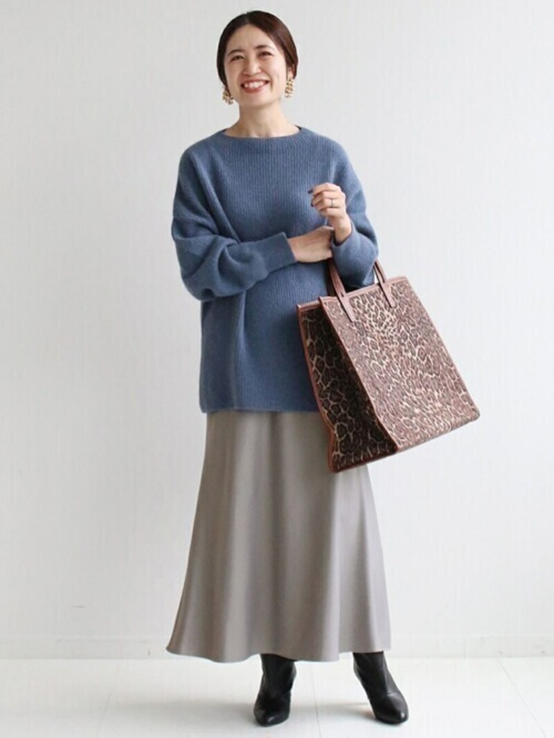 【OKコーデ】こちらのサテンスカートは裏地付きで優秀です　出典：WEAR