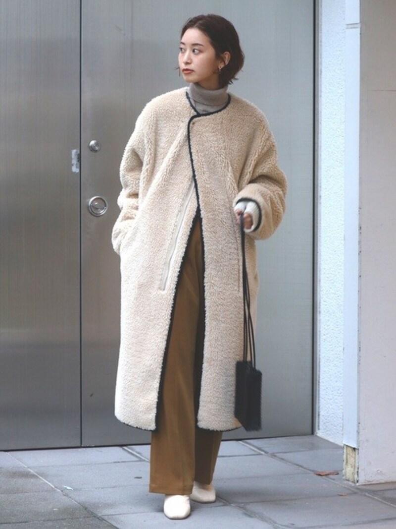 【OKコーデ】Ungridのボアコートは内側がフェイクスエードで防寒度アップ　出典：WEAR