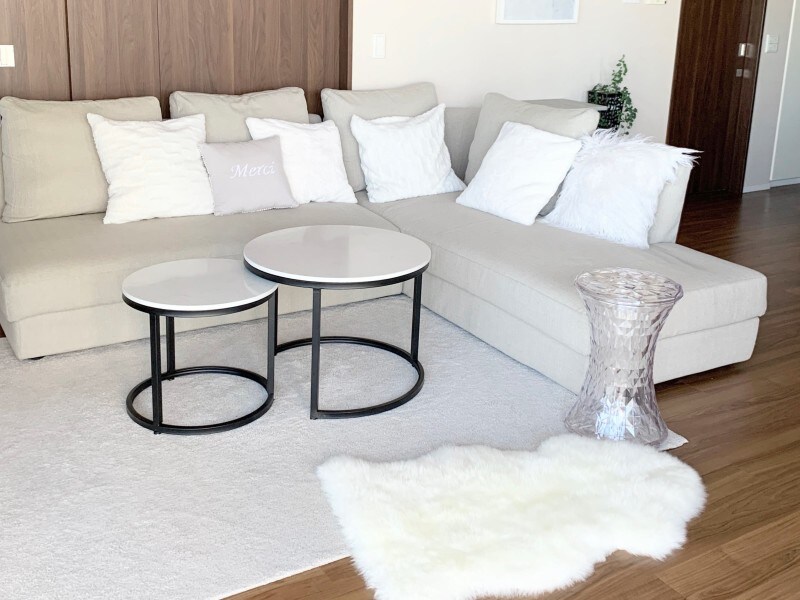 シンプルに床に置いて使用した例