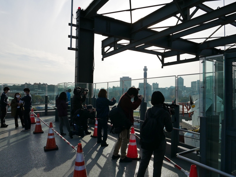 GUNDAM-DOCK TOWER(6階)スペースの様子。譲り合って撮影をお楽しみください(2020年11月30日撮影)