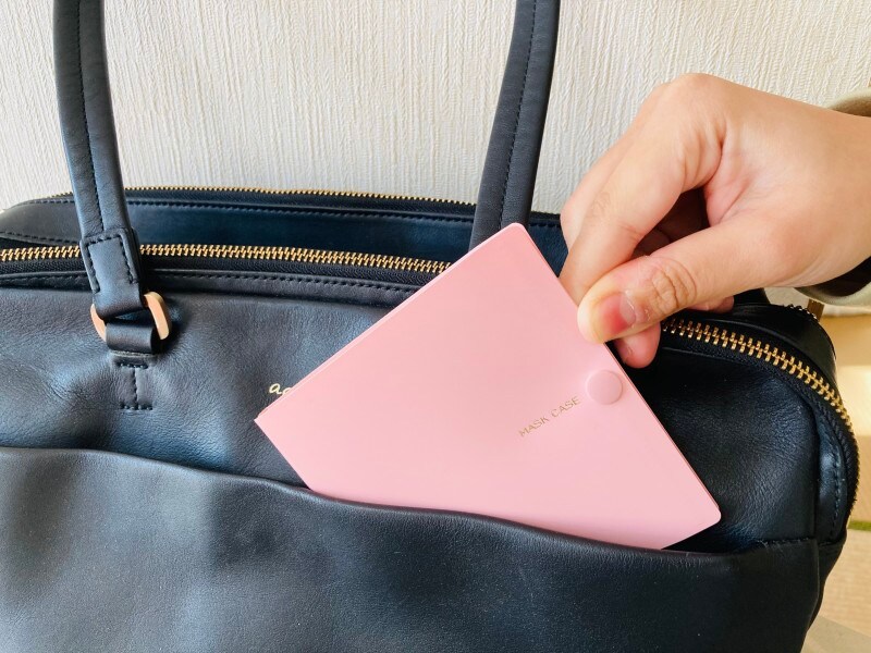 コンパクトサイズで軽いので、持ち運びも便利