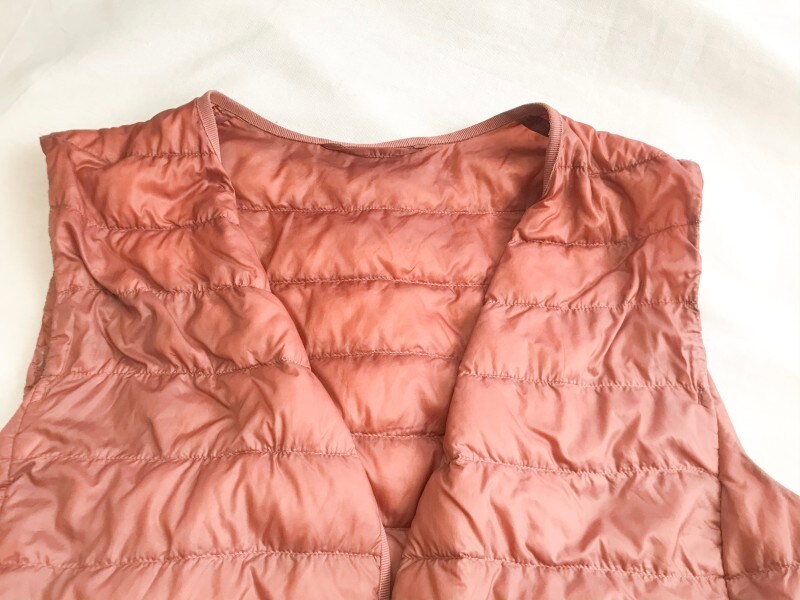 ユニクロウルトラライトダウン　コンパクトベストは襟ぐりを変えられる