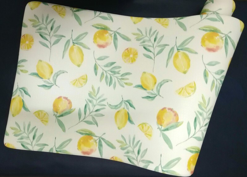 マットに水滴が落ちたり汚れたりした場合でも、サッと拭き取りお手入れは楽です