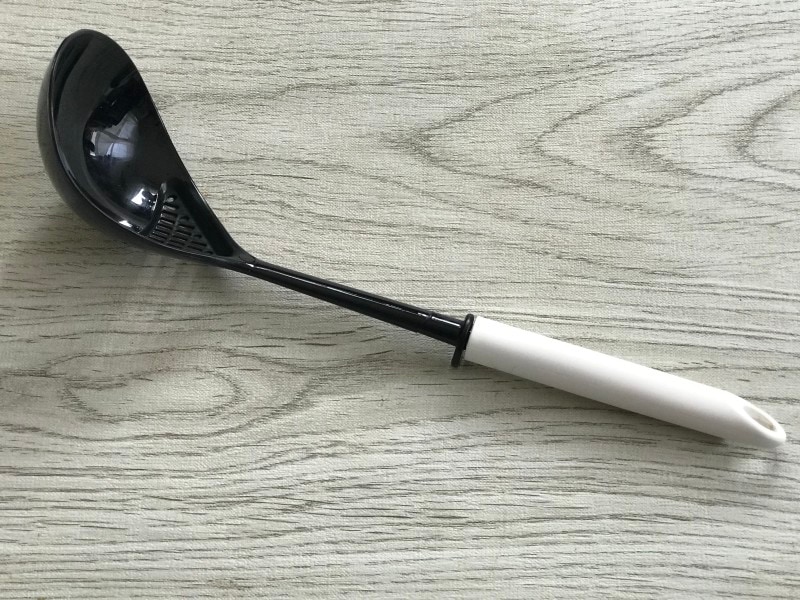 ダイソーの鍋料理便利グッズ　アクとりおたま