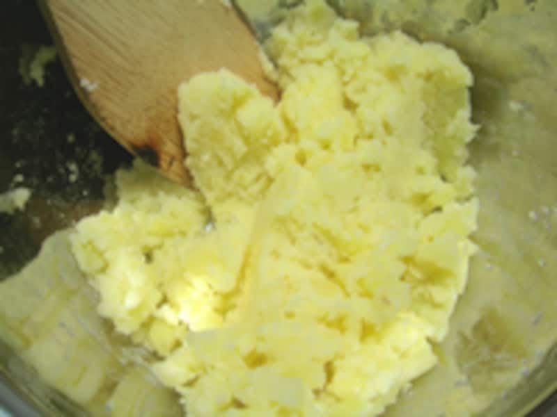 木べらで混ぜます